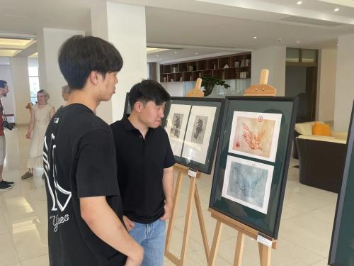 艺术展讯 | 乌克兰青年教师策展铜版画展于泉州信息工程学院启幕